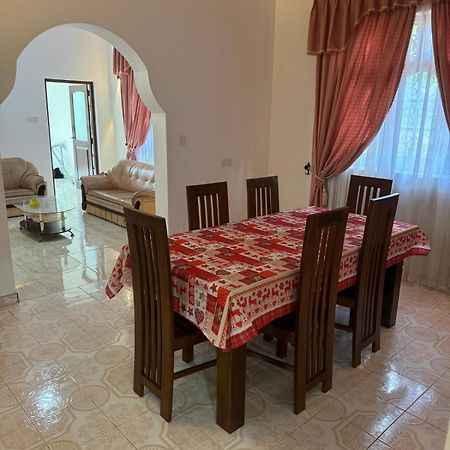 Rehara Villa Маравила Екстериор снимка